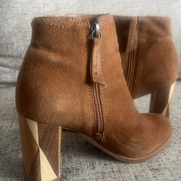 Matisse Geo Tan Suede Booties Size 6M - Picture 8 of 10